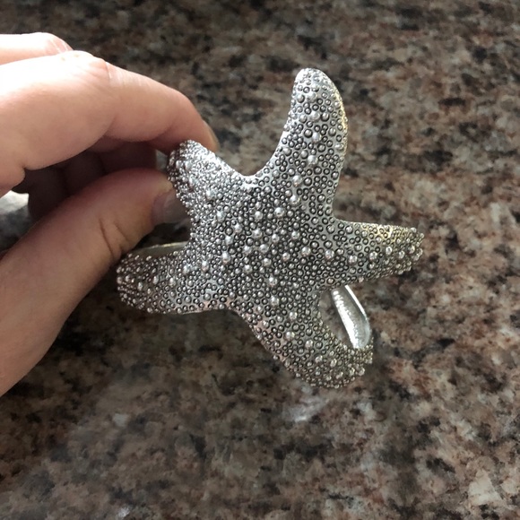 ✨✨ Starfish Bangle ✨✨ - Picture 4 of 9